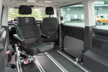 VW-T6.1-6-Wege-Konsole_Optimed-Sitz2